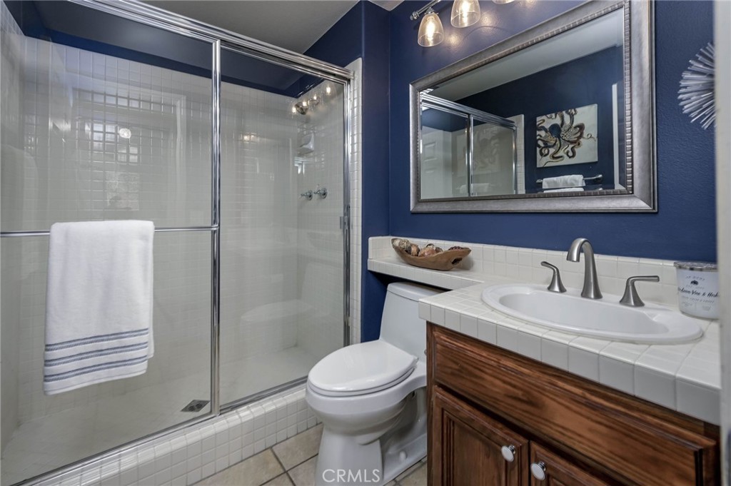 5570 MEADOW LAKE Lane