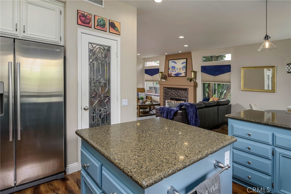 5570 MEADOW LAKE Lane