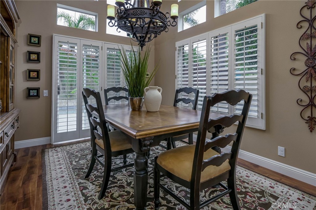 5570 MEADOW LAKE Lane