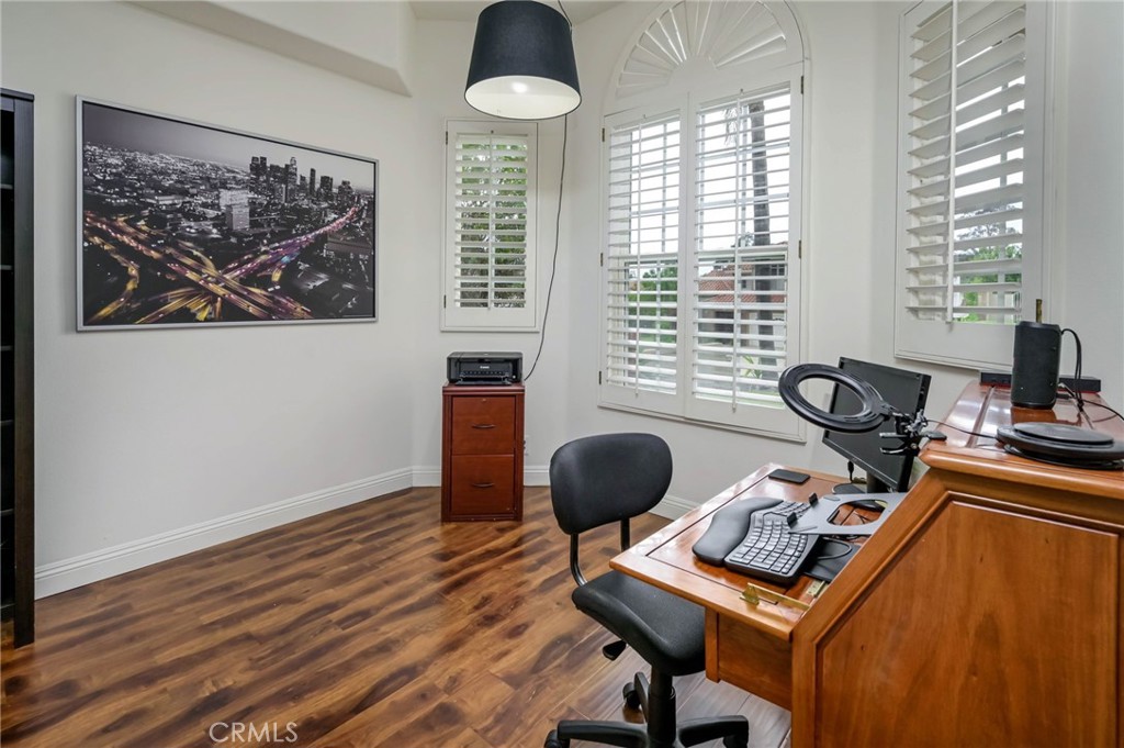 5570 MEADOW LAKE Lane