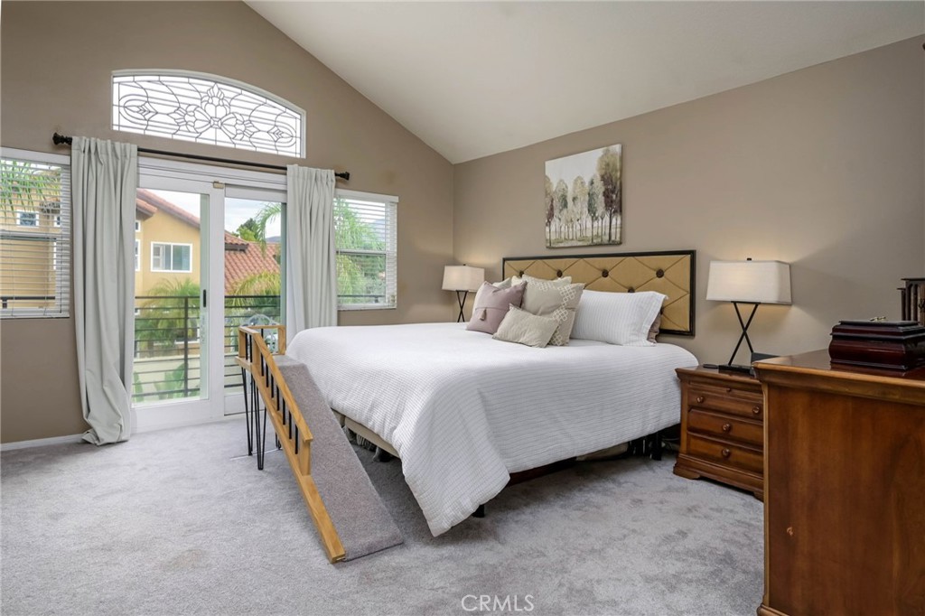 5570 MEADOW LAKE Lane