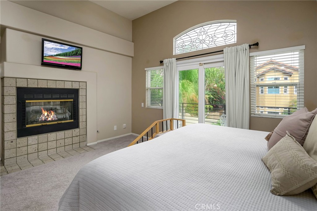 5570 MEADOW LAKE Lane