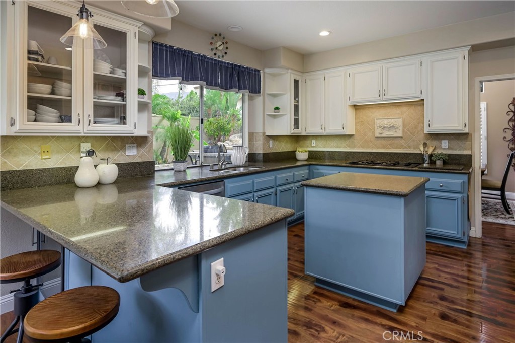 5570 MEADOW LAKE Lane