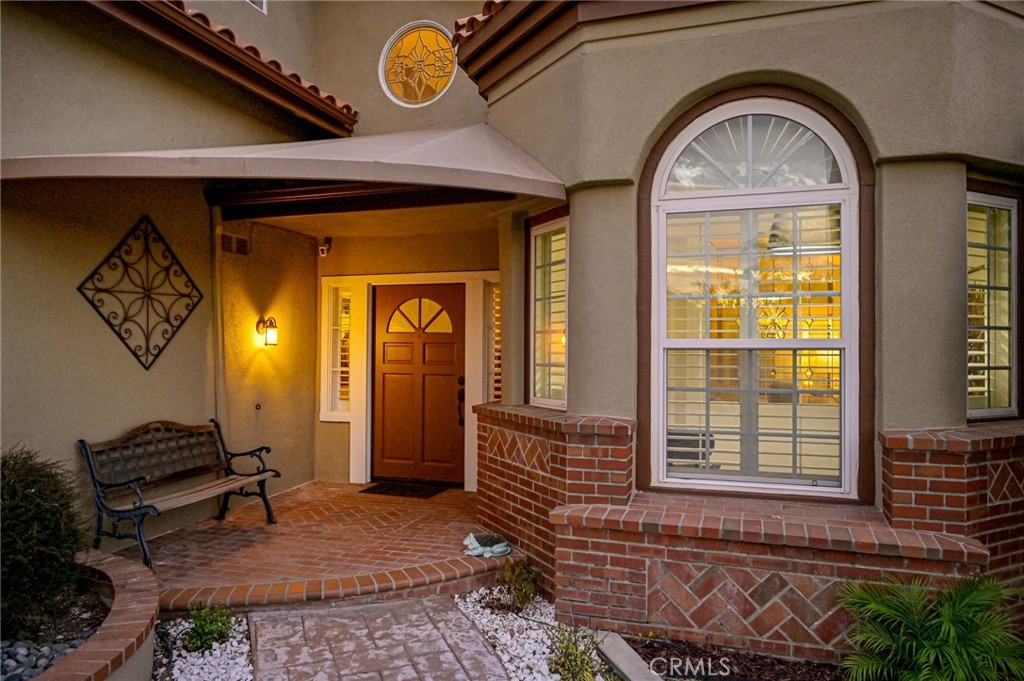 5570 MEADOW LAKE Lane