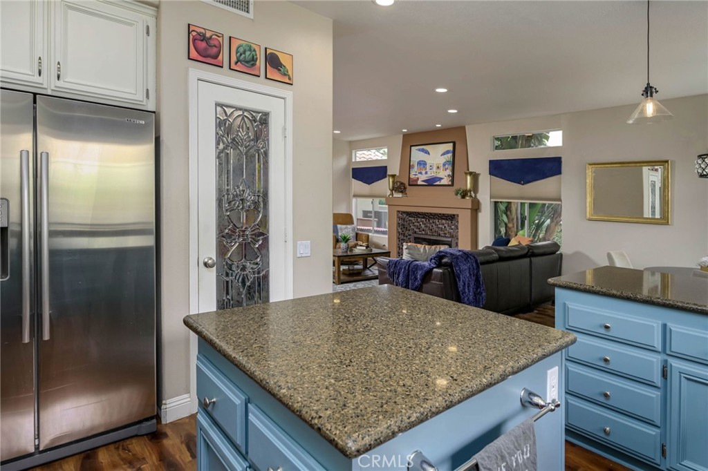 5570 MEADOW LAKE Lane