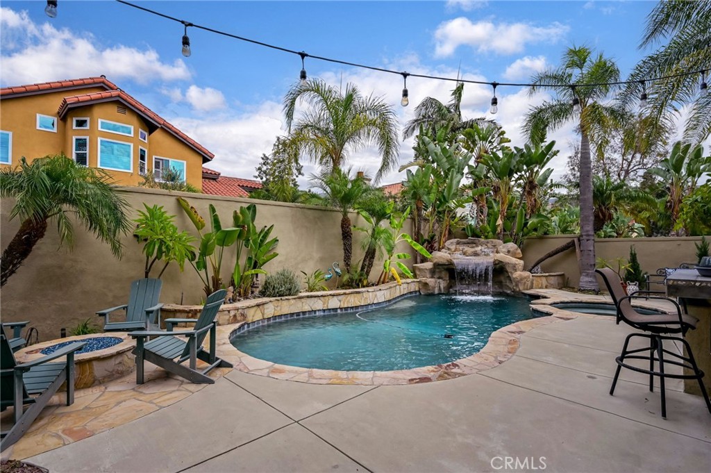 5570 MEADOW LAKE Lane