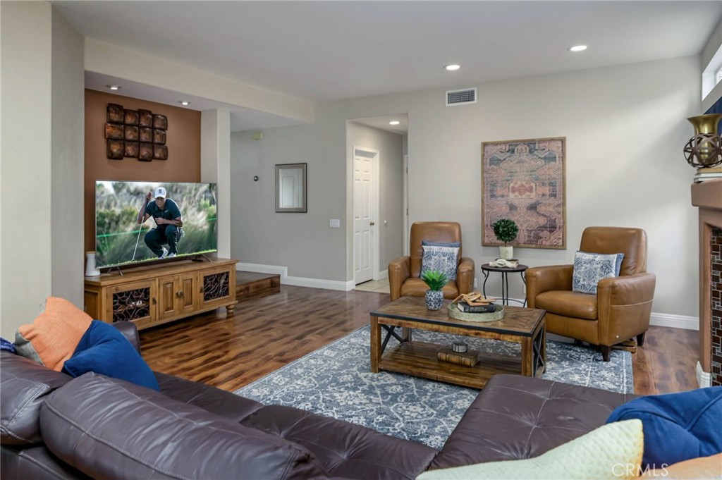 5570 MEADOW LAKE Lane