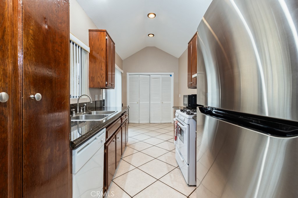 16211 Downey Avenue 31