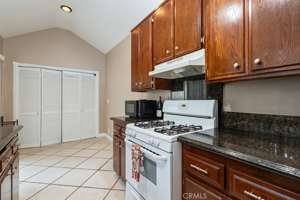 16211 Downey Avenue 31