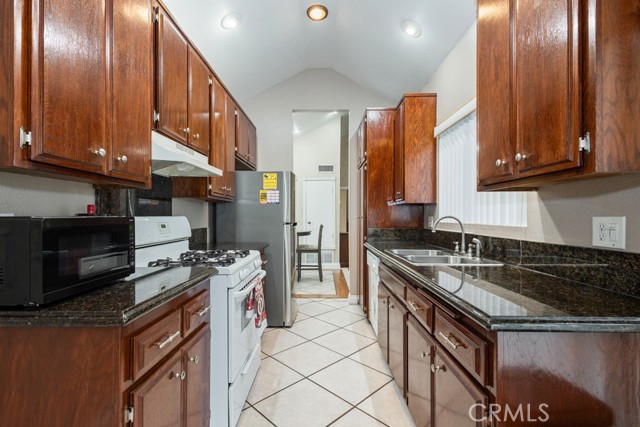 16211 Downey AVE Unit: 31