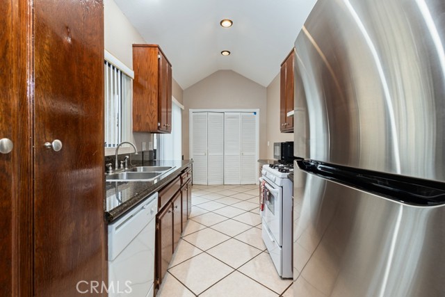 16211 Downey AVE Unit: 31