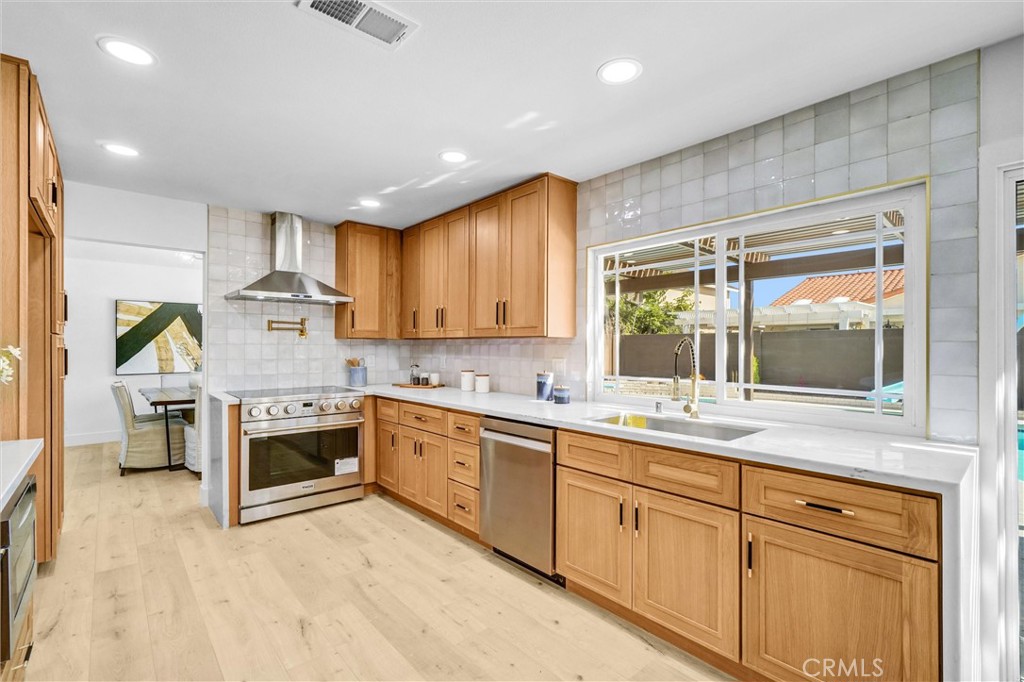 10424 Santa Rita Street