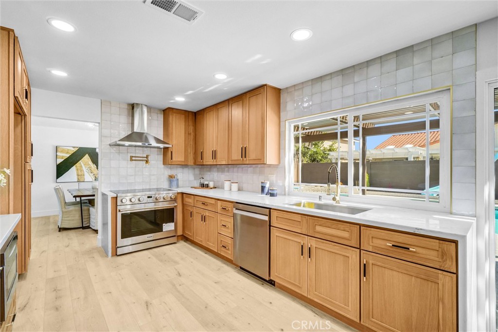 10424 Santa Rita Street