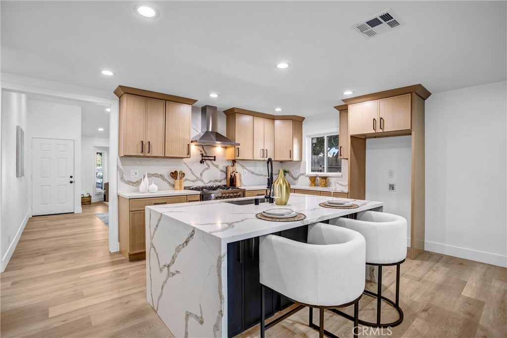 4568 E Meadowhill Avenue