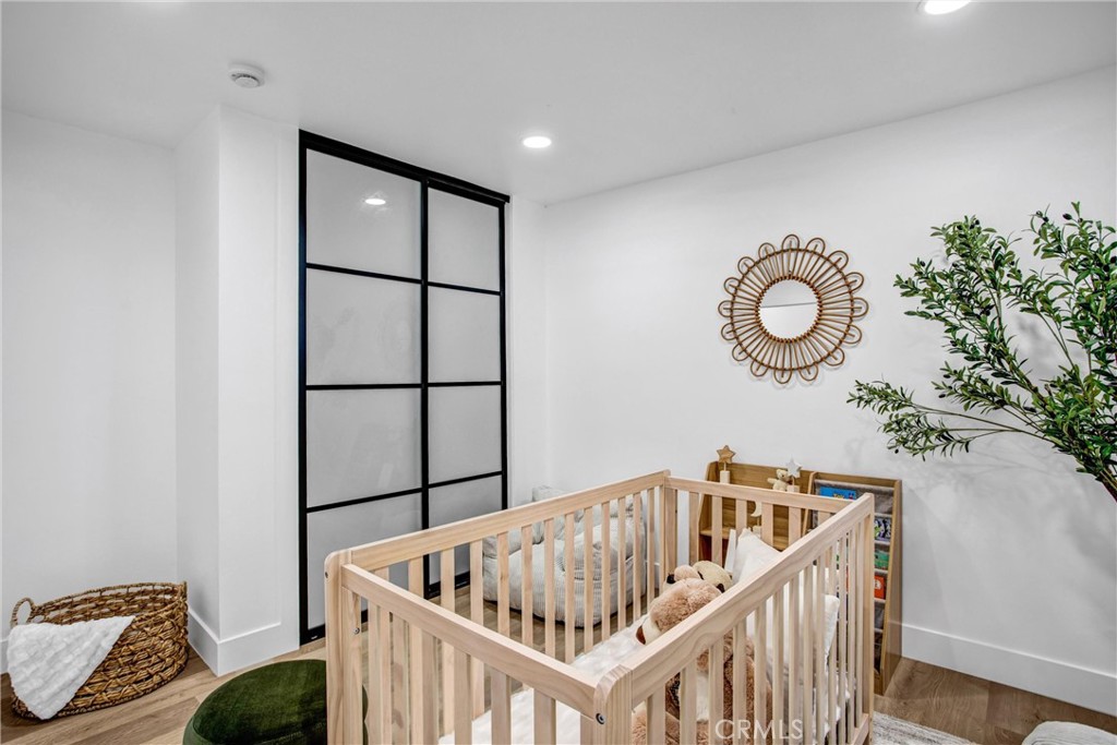 4568 E Meadowhill Avenue