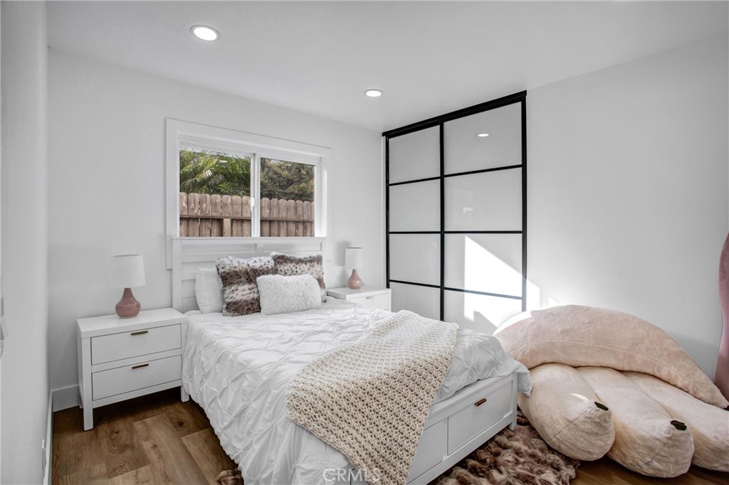 4568 E Meadowhill Avenue