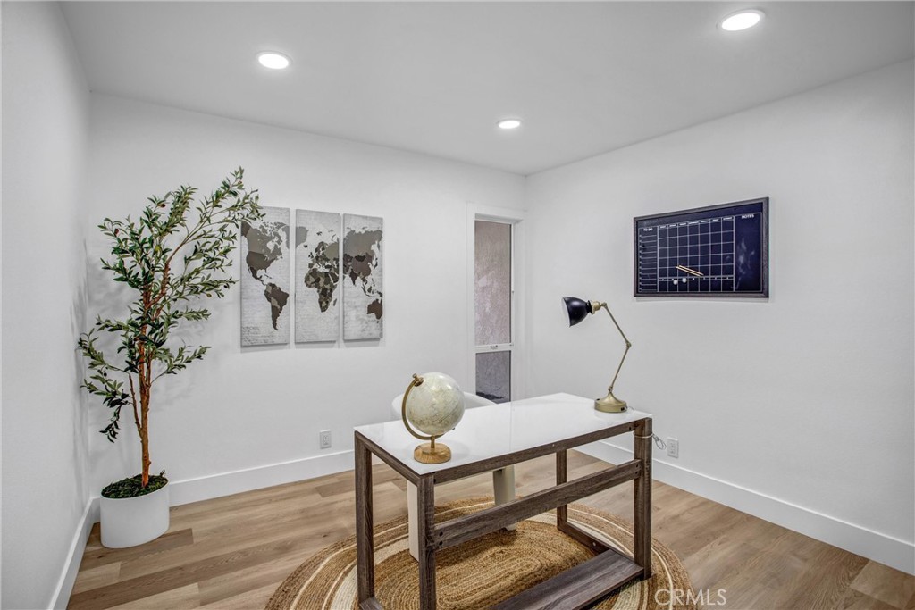 4568 E Meadowhill Avenue