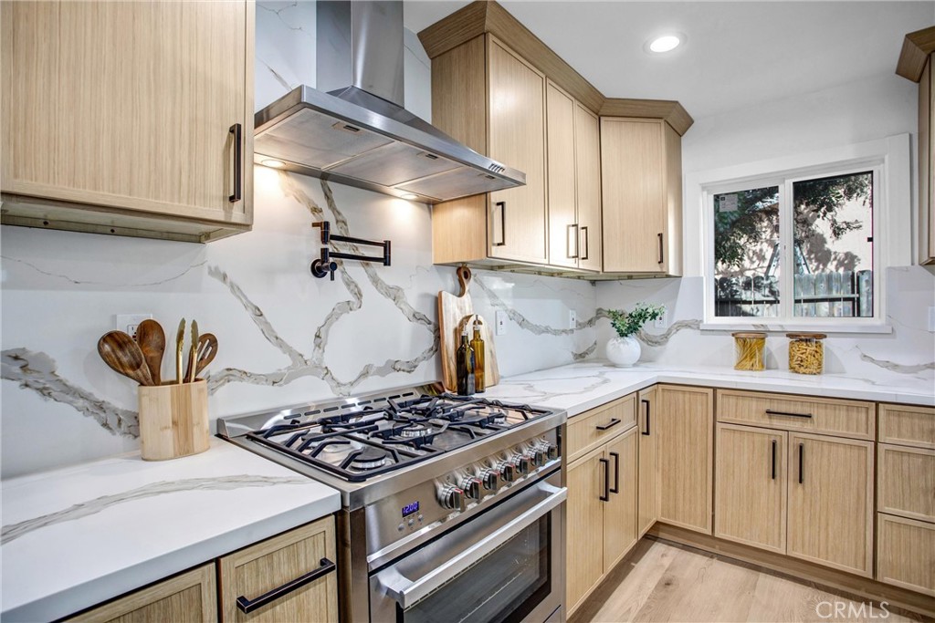 4568 E Meadowhill Avenue