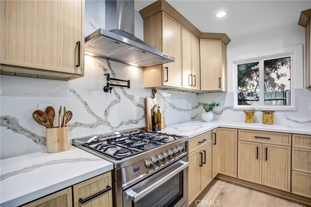 4568 E Meadowhill Avenue