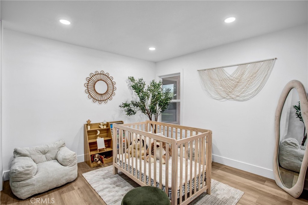 4568 E Meadowhill Avenue