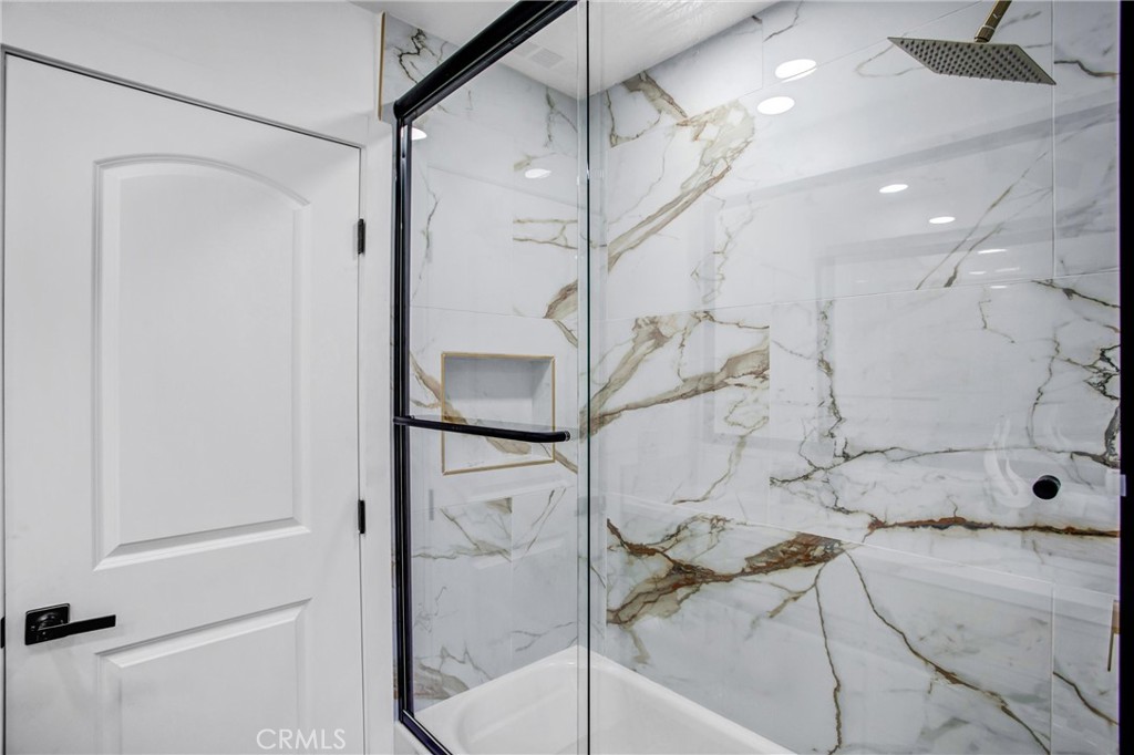 4568 E Meadowhill Avenue