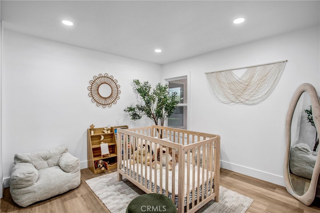 4568 E Meadowhill Avenue