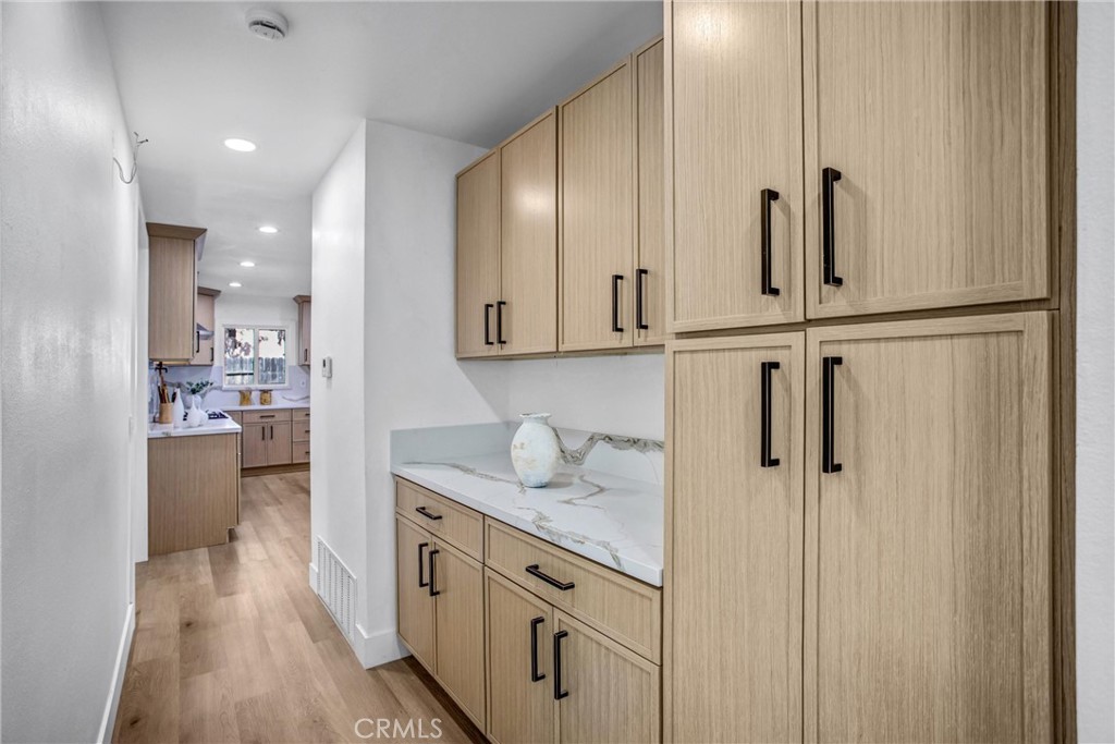 4568 E Meadowhill Avenue