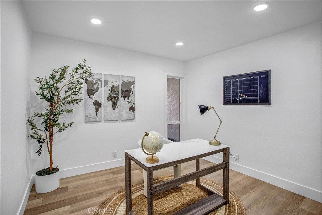 4568 E Meadowhill Avenue