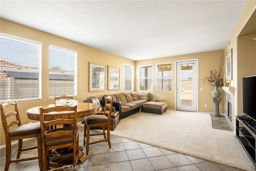 833 W Orange Heights