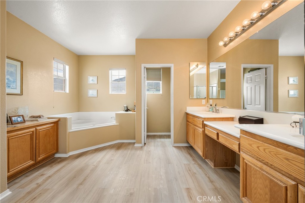 833 W Orange Heights