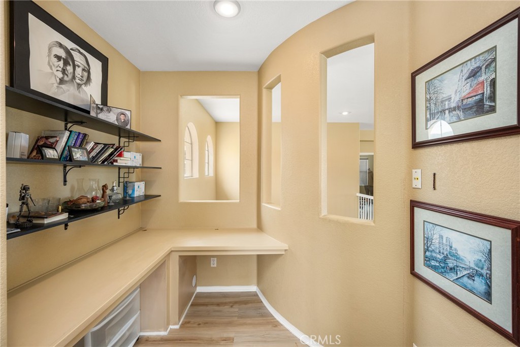 833 W Orange Heights