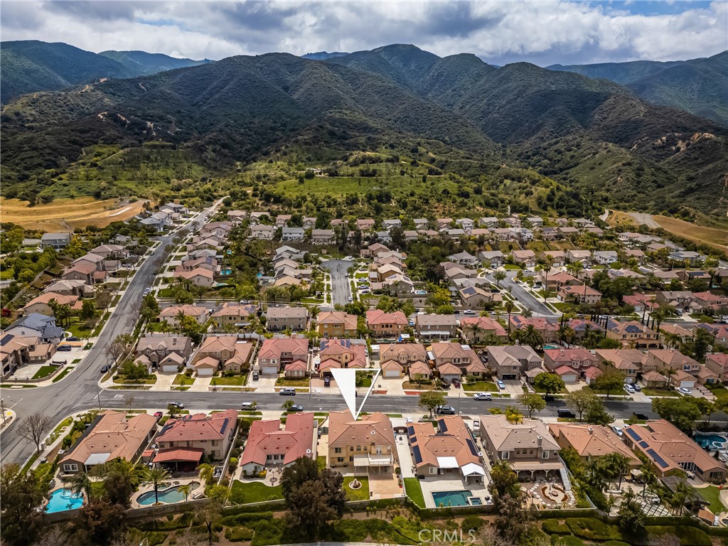 833 W Orange Heights