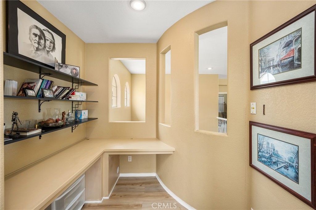 833 W Orange Heights