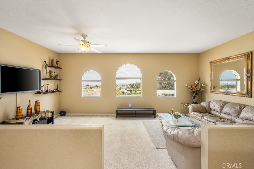 833 W Orange Heights