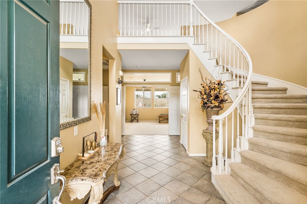 833 W Orange Heights