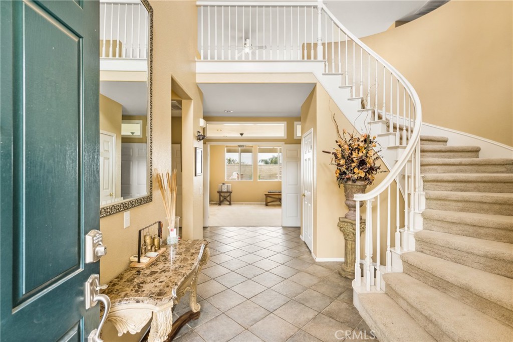 833 W Orange Heights