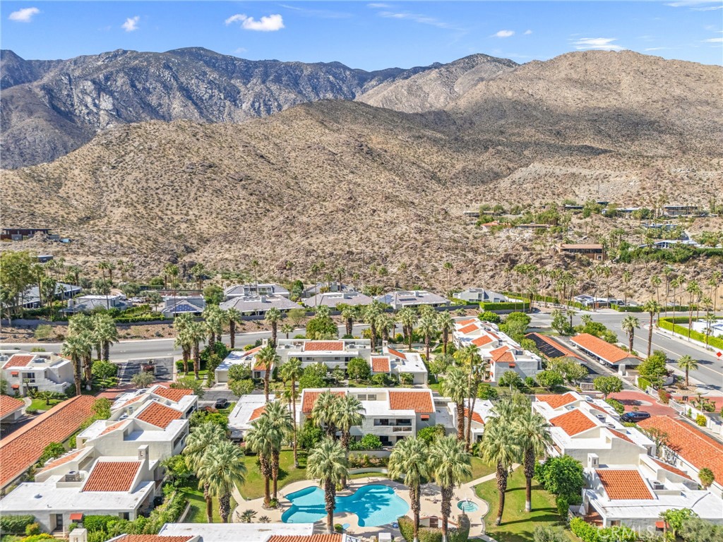 255 E Avenida Granada 211