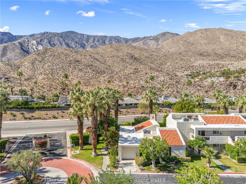 255 E Avenida Granada 211