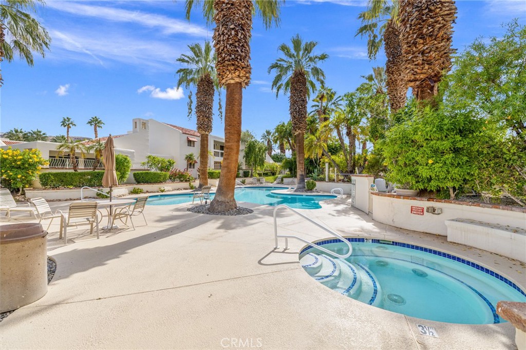 255 E Avenida Granada 211