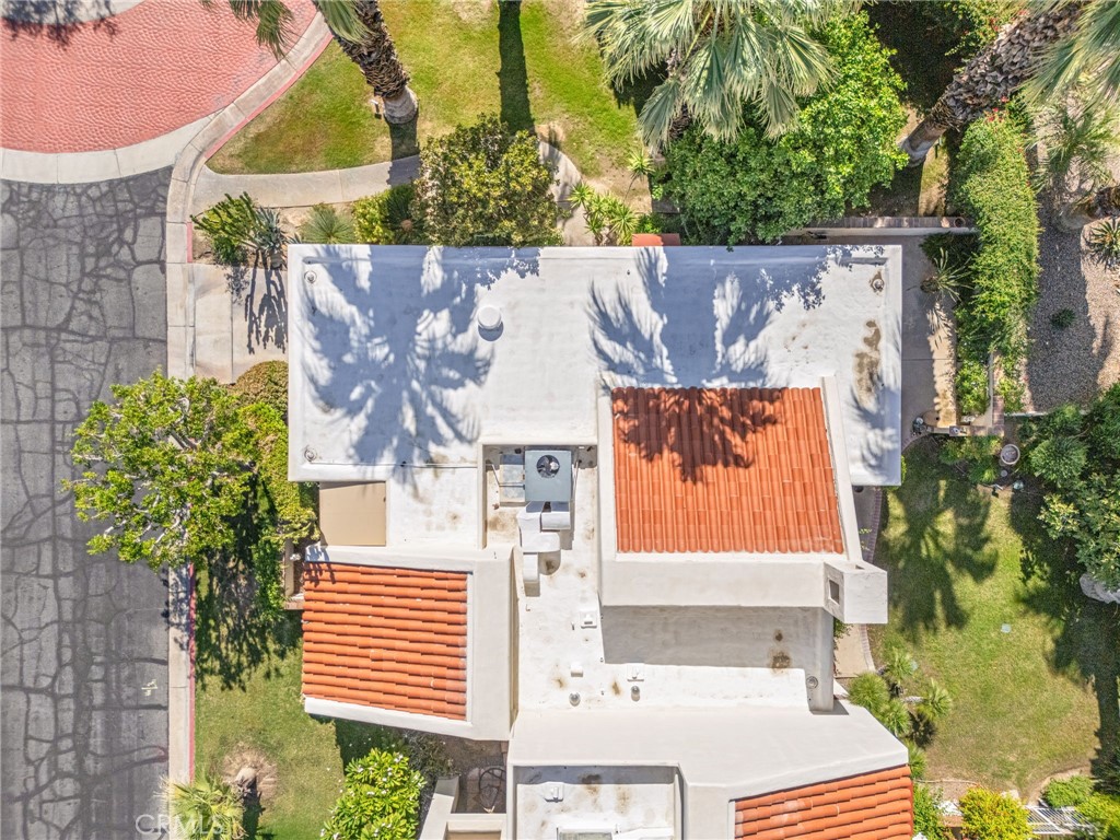 255 E Avenida Granada 211