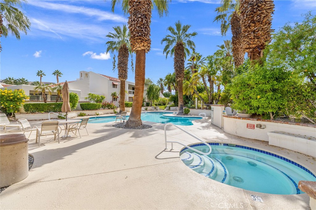 255 E Avenida Granada 211