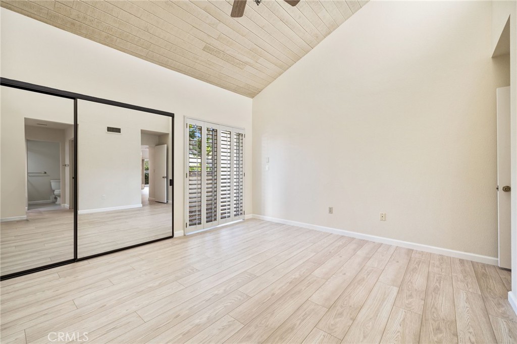 255 E Avenida Granada 211