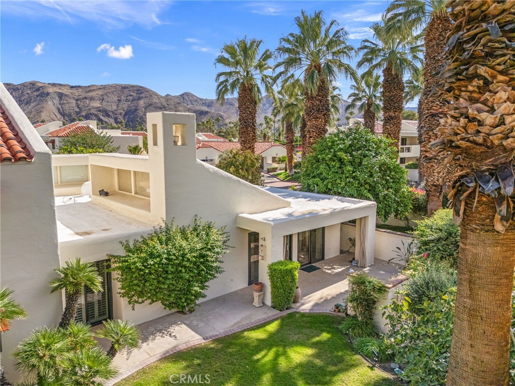 255 E Avenida Granada 211