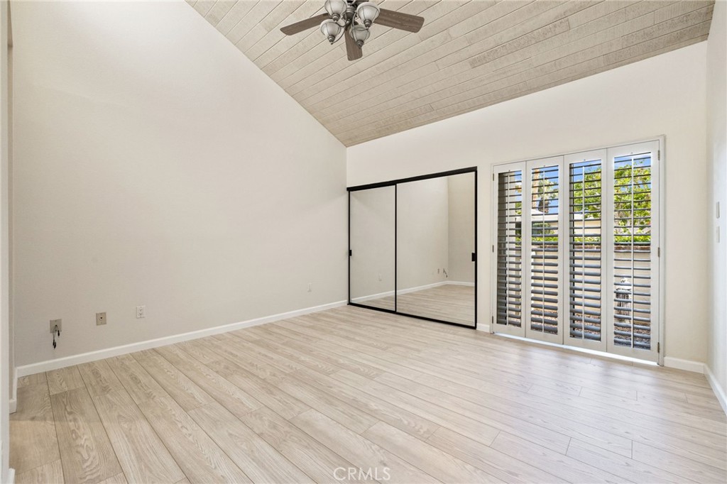 255 E Avenida Granada 211