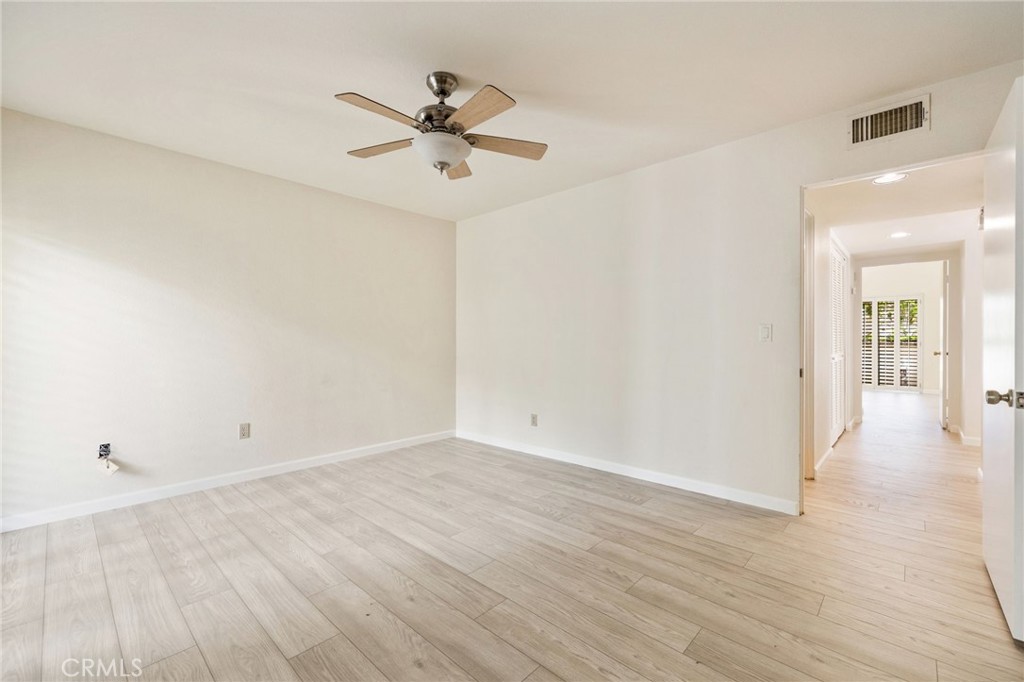 255 E Avenida Granada 211