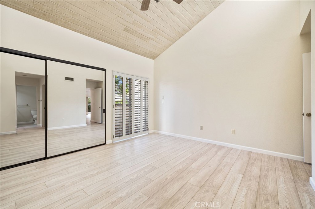 255 E Avenida Granada 211