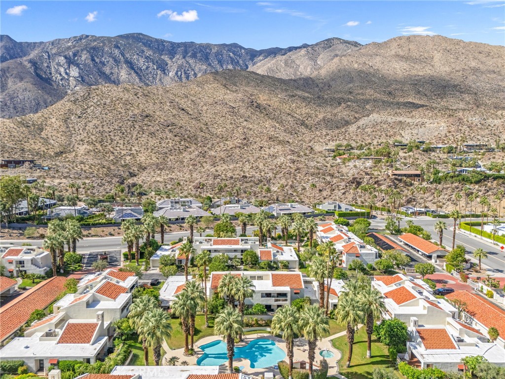 255 E Avenida Granada 211