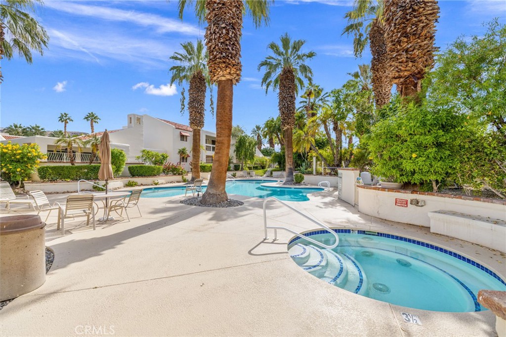 255 E Avenida Granada 211