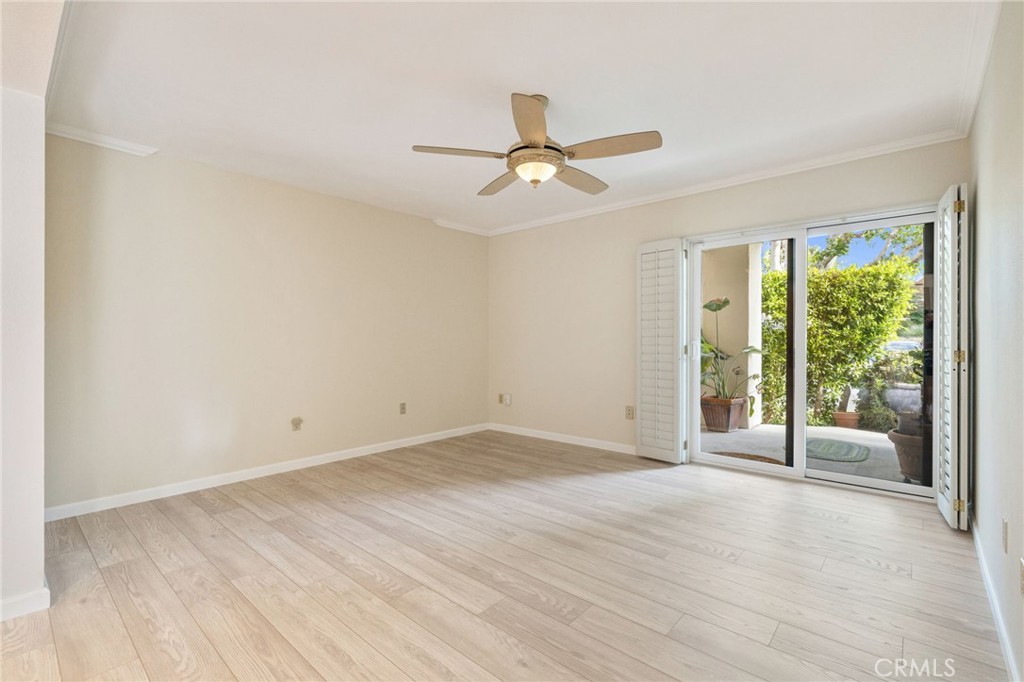 255 E Avenida Granada 211