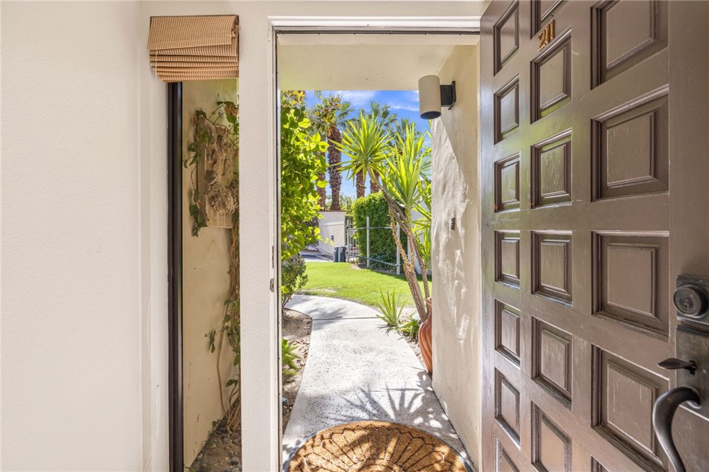 255 E Avenida Granada 211